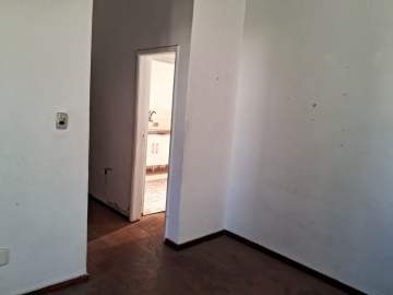 Apartamento em Rua tranquila próximo do Metrô. - VAP10128