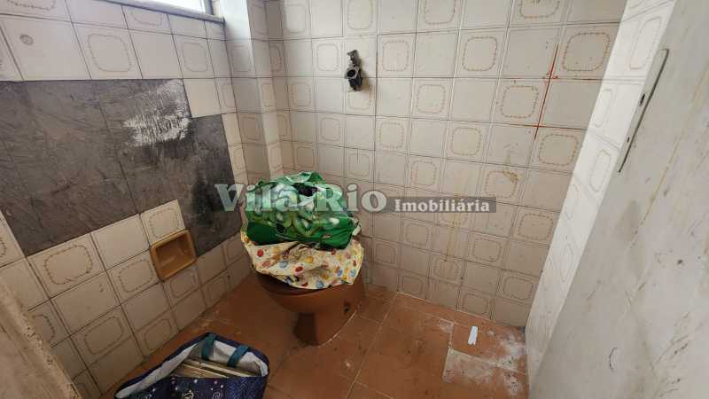 Banheiro de serviço. - 22