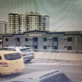 Vende-se terreno com prédio comercial na Praça da Bandeira. - VHT00001