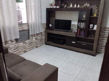 Excelente casa de fundos com quintal, 2 quartos sendo 1 suíte. - VCA20132