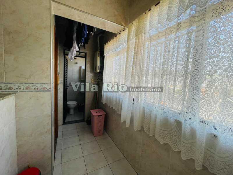 21. ÁREA DE SERVIÇO  - 21