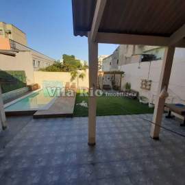 CASA LINEAR COM PISCINA, 3 QUARTOS SENDO 1 SUÍTE - VCA30185