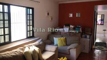 Casa linear com 03 quartos sendo 01 suíte na Vila da Penha. - VCA30189