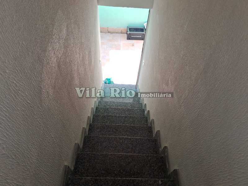 6.1 Escada de Acesso ao Aparta - 17