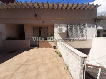 Casa linear única no terreno em Irajá. - VCA30192