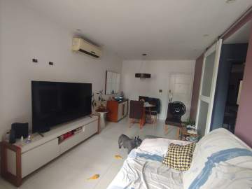 Amplo apartamento frente, com varanda, 03 quartos sendo 01 suíte. - VAP30452
