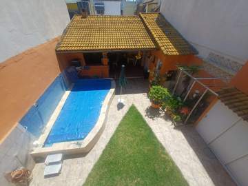 Casa alto padrão, com piscina, coladinha à Oliveira Belo. - VCA30196