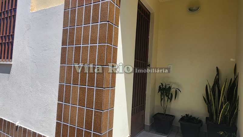 Entrada. - 26