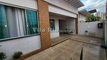 Maravilhosa casa linear em Rua fechada em Vista Alegre. - VCA30206