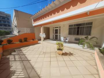 Casa linear com área útil excepcional em ótima localização. - VCA30207