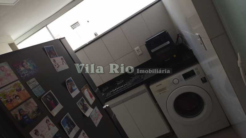 Cozinha com espaço para máqu - 9