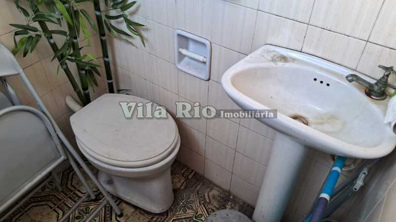 14.1 Banheiro de Serviço. - 27