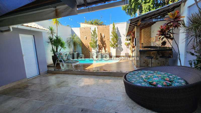 18Piscina com chuveirão e ár - 22