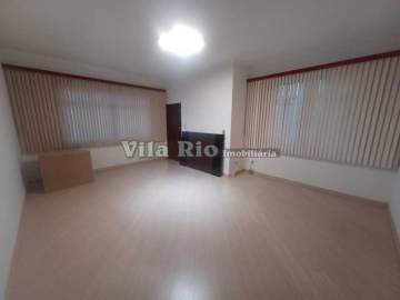 Casa tríplex com 04 maravilhosos quartos e um amplo terraço. - VCA40086