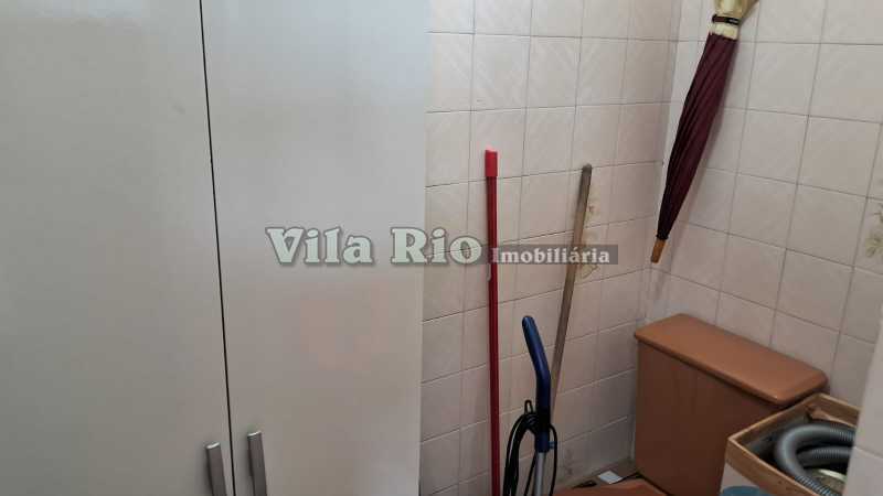 10.1 Banheiro de Serviço. - 16