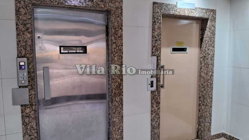 13.1 Elevadores. - 24