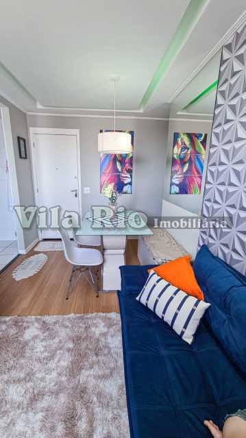 Conheça 1 Sala 2. do imóvel - Belíssimo apartamento no Condomínio Dez Rocha Miranda. - VAP21584 - 2 1 Sala 2. - 2