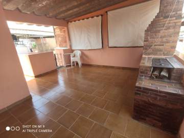 Excelente casa tríplex com 04 quartos. - VCA40090