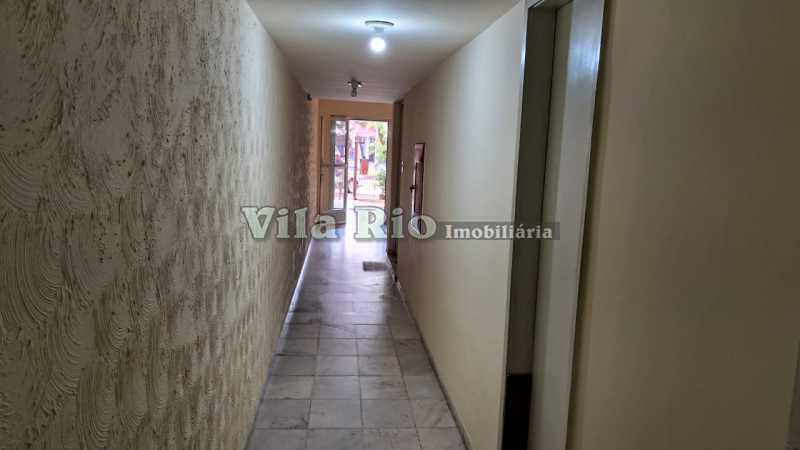 13.1 Entrada do Prédio. - 28