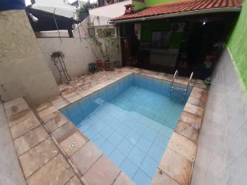 Casa linear com piscina e terraço. - VCA30217