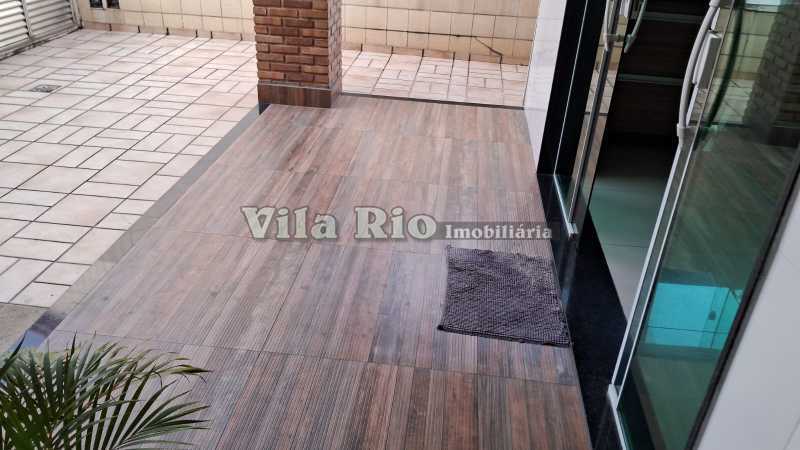8.1 Varanda Fundos. - 11