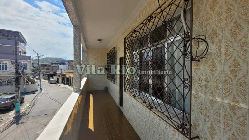 Conheça 2 Varanda 2. do imóvel - Excelente casa triplex com terraço. - VCV30018 - 3 2 Varanda 2. - 3