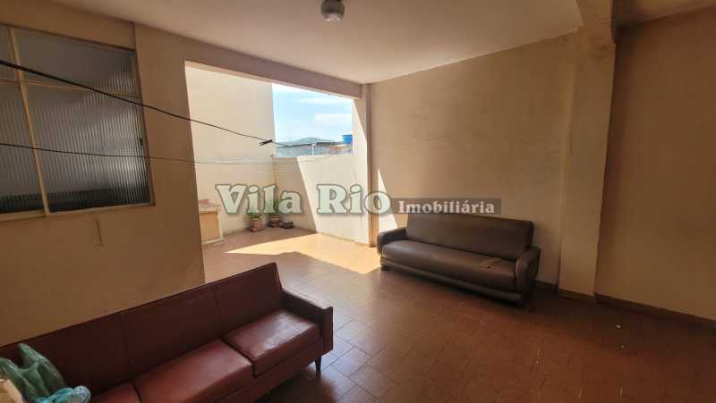 Conheça 10 Quintal 1. do imóvel - Excelente casa triplex com terraço. - VCV30018 - 18 10 Quintal 1. - 18