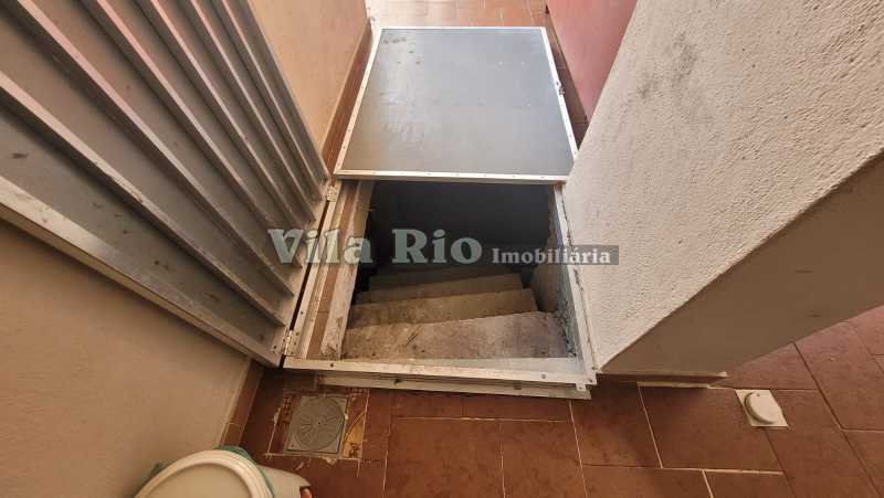 Conheça 14 Porão 1. do imóvel - Excelente casa triplex com terraço. - VCV30018 - 28 14 Porão 1. - 28