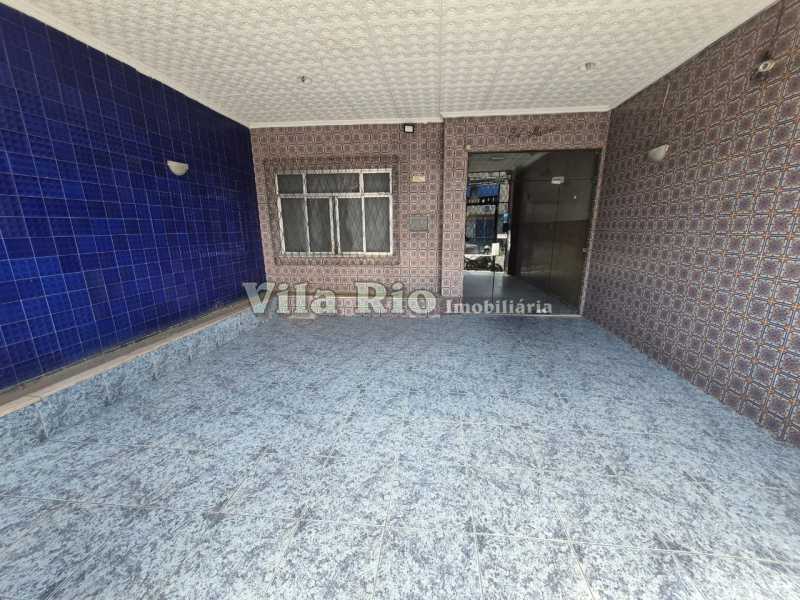 Entrada do edifício. - 21