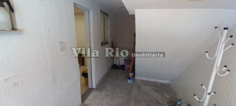 08 AREA DE SERVIÇO - FOTO 02. - 29