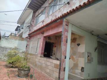 Duas casas de frente em ótima localização. - VCA30225