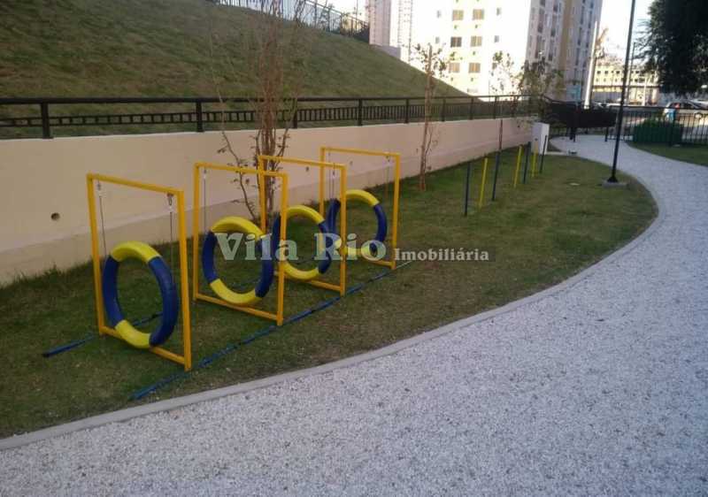 15 Pet place 2. - 24