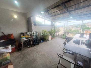 Casa ampla com terraço em toda extensão do imóvel. - VCA20159