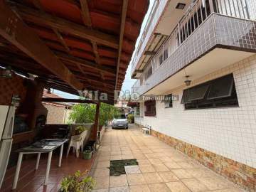 Excelente casa tríplex. - VCA20160