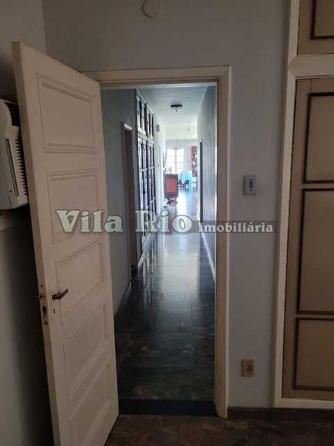 3 Interno 4. - 22