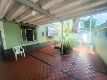 Duas casas no mesmo terreno coladinho à Praça da Cetel. - VCA50028