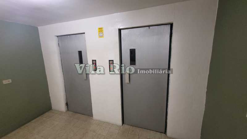 Conheça 13 Elevador. do imóvel - Excelente cobertura duplex no Méier. - VCO20030 - 23 13 Elevador. - 23