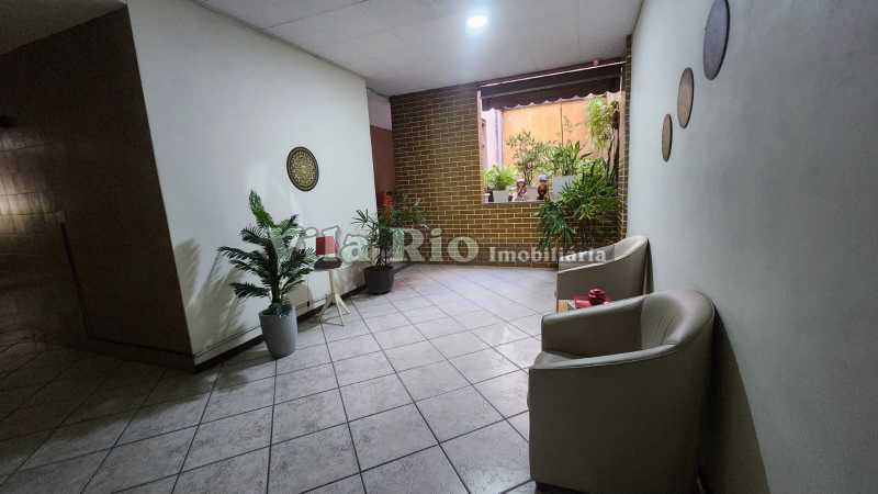 Conheça 16.1 Saguão. do imóvel - Lindo apartamento 02 quartos em ótima localização. - VAP21692 - 30 16.1 Saguão. - 30