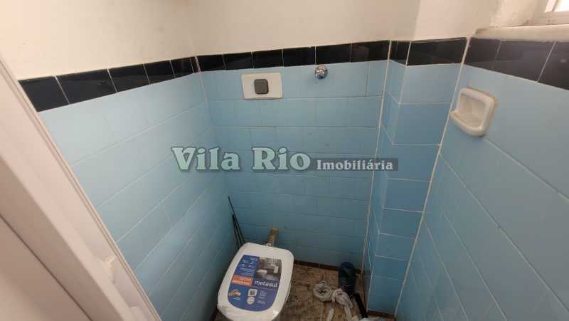 Conheça 9 Banheiro emp. 2. do imóvel - Ótimo apartamento 02 quartos com dependência próximo ao Largo do Bicão. - VAP21708 - 27 9 Banheiro emp. 2. - 27