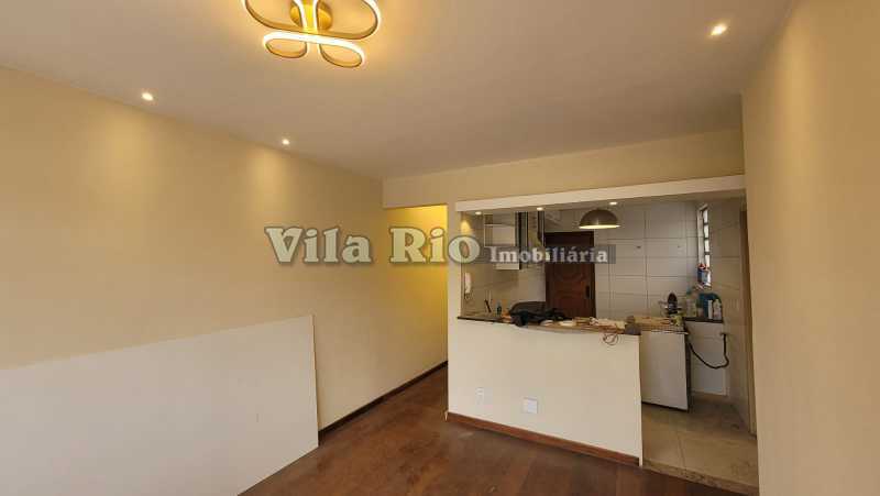 Conheça 2 Sala 2. do imóvel - Excelente apartamento 04 quartos e 03 banheiros na Vila da Penha. - VAP40028 - 3 2 Sala 2. - 3