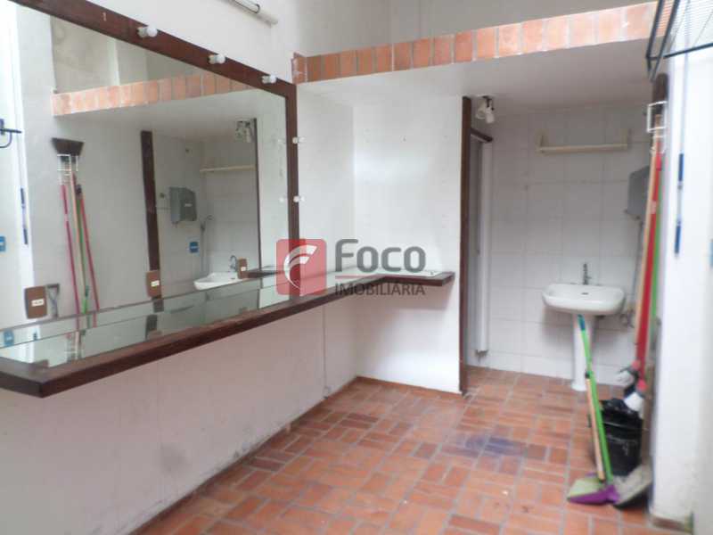 Conheça ÁREA EXTERNA 1º PAV. do imóvel - Prédio 495m² à venda Rua Alice, Laranjeiras, Rio de Janeiro - R$ 1.150.000 - FLPR00008 - 9 ÁREA EXTERNA 1º PAV. - 9