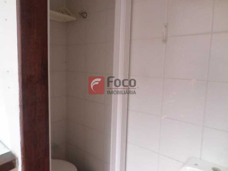 Conheça BANHEIRO 1º PAV. do imóvel - Prédio 495m² à venda Rua Alice, Laranjeiras, Rio de Janeiro - R$ 1.150.000 - FLPR00008 - 10 BANHEIRO 1º PAV. - 10