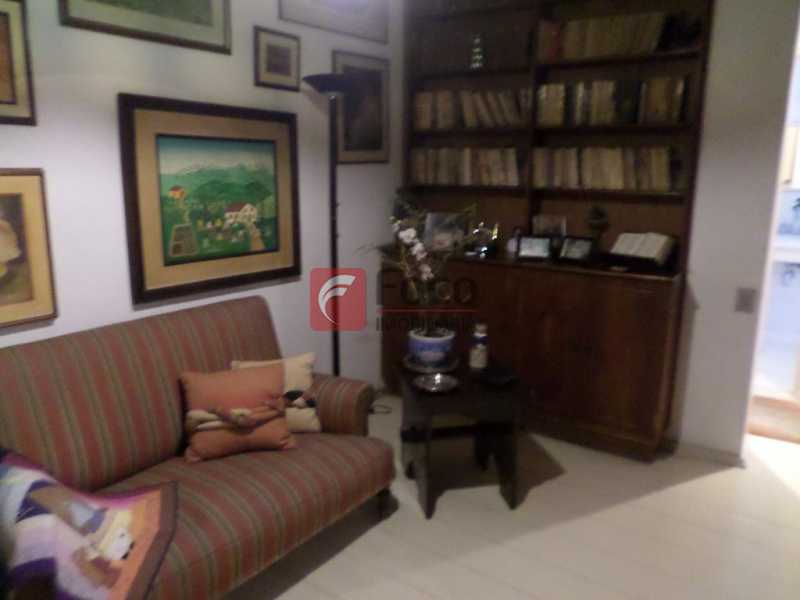 SALA ÍNTIMA - 17