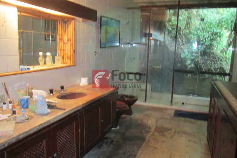 Conheça BANHEIRO SUITE do imóvel - Casa à venda Rua Engenheiro Alfredo Duarte, Jardim Botânico, Rio de Janeiro - R$ 3.500.000 - JBCA40041 - 17 BANHEIRO SUITE - 17