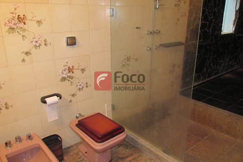 Conheça BANHEIRO SUITE do imóvel - Casa à venda Rua Engenheiro Alfredo Duarte, Jardim Botânico, Rio de Janeiro - R$ 3.500.000 - JBCA40041 - 19 BANHEIRO SUITE - 19