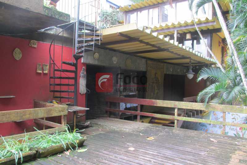 Conheça TERRAÇO C/DECK do imóvel - Casa à venda Rua Engenheiro Alfredo Duarte, Jardim Botânico, Rio de Janeiro - R$ 3.500.000 - JBCA40041 - 22 TERRAÇO C/DECK - 22