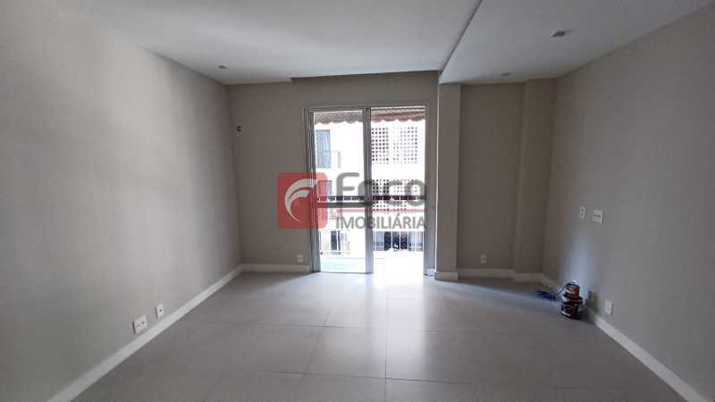 Conheça 2 do imóvel - OPORUNIDADE 2 SUITES 1 VAGA TODO REFORMADO !! - JBAP21698 - 7 2 - 7