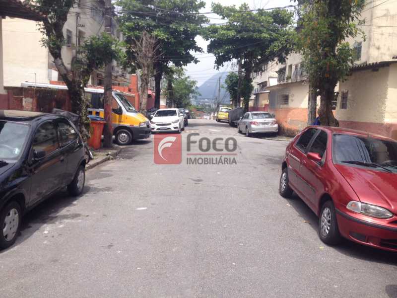 Conheça ÁREA EXTERNA DO CONDOMÍNIO do imóvel - Apartamento à venda Rua Modesto Brocos, Jardim Botânico, Rio de Janeiro - R$ 360.000 - JBAP20954 - 17 ÁREA EXTERNA DO CONDOMÍNIO - 17