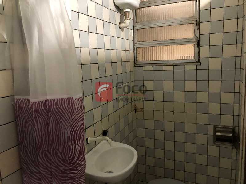 Conheça BANHEIRO SOCIAL: do imóvel - Apartamento à venda Rua Modesto Brocos, Jardim Botânico, Rio de Janeiro - R$ 360.000 - JBAP20954 - 10 BANHEIRO SOCIAL: - 10