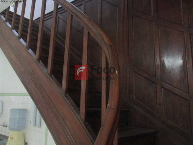 Conheça ESCADA DE ACESSO AO 2º. PISO do imóvel - Casa Comercial 408m² para venda e aluguel Rua Jardim Botânico, Jardim Botânico, Rio de Janeiro - R$ 6.000.000 - JBCC90001 - 7 ESCADA DE ACESSO AO 2º. PISO - 7